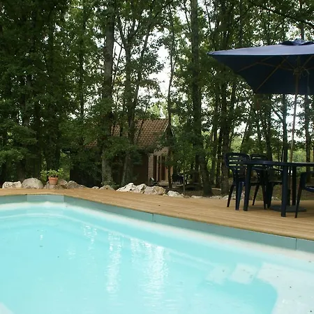 Serene Chalet In Montricoux With Swimming Pool